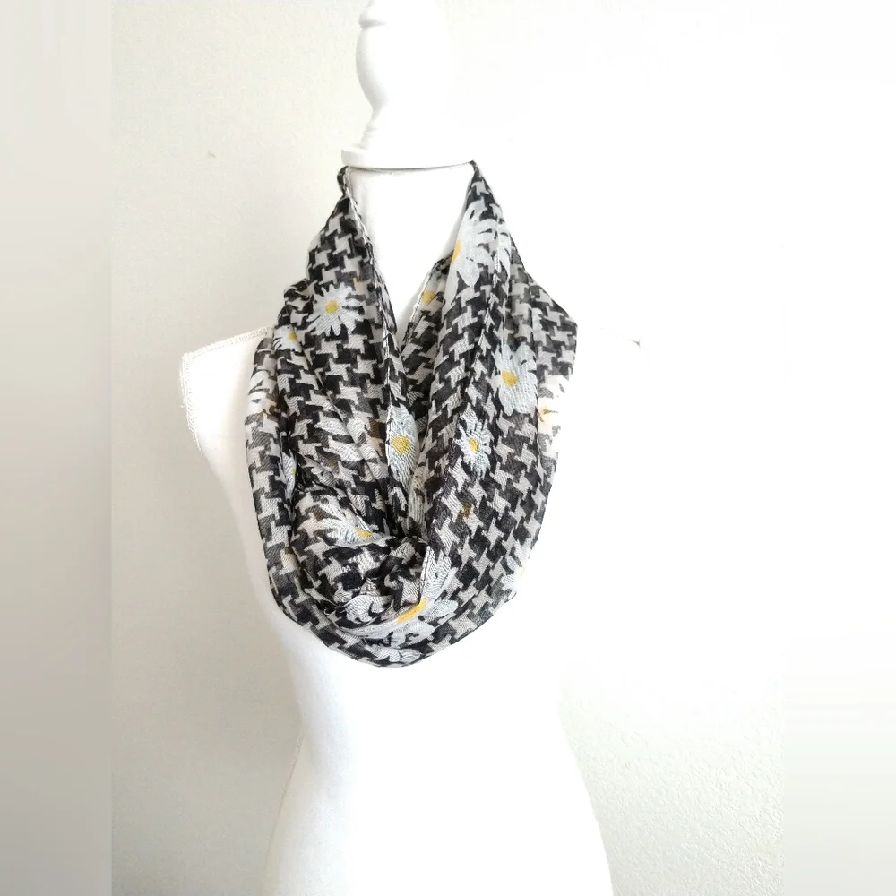 Chattie's Floral Print Infinity Scarf Circle Loop Black White Houndstooth
